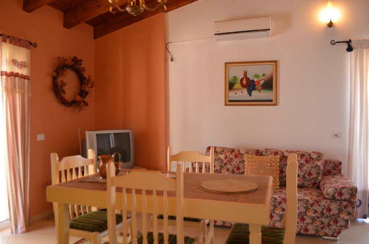 Jelena'S Luxury Apartments Sarandë 外观 照片